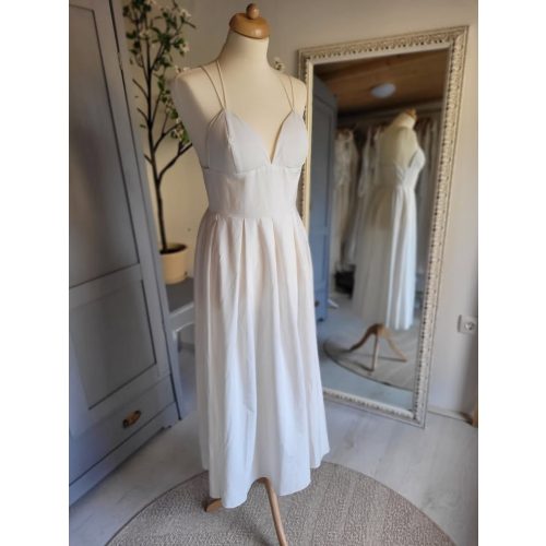 Könnyed, midi esküvői ruha 